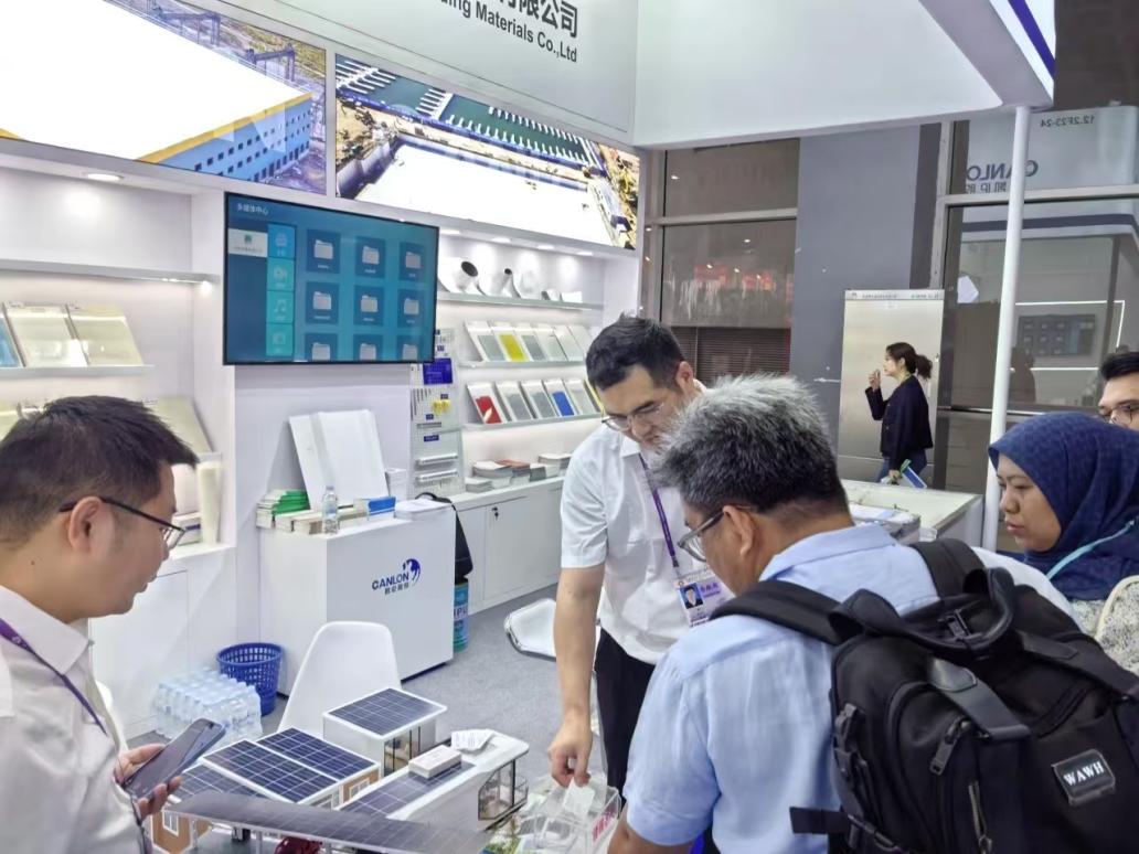 Canlon participated in the Canton Fair
